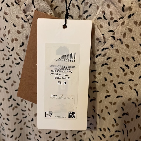 Aware by Vero Moda blouse size small - Picture 2 of 3